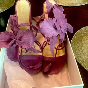 NIB Cecelia Lavender Hibiscus Sandals